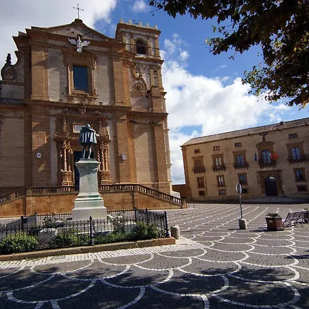 住宿加早餐酒店 Kimera 皮亚扎-阿尔梅里纳